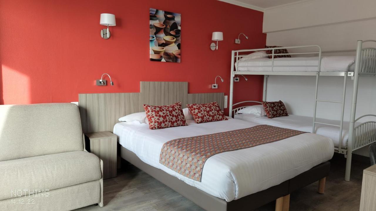 Logis Hotel Les Bleuets Руайян Экстерьер фото